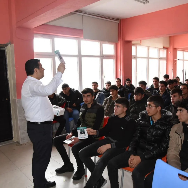 OCAK AYI KARİYER BULUŞMALARI KAYMAKAMIMIZ SAYIN MEHMET TUNÇ