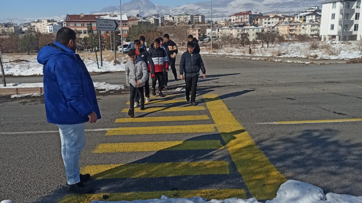 Çedes projesi kapsamında Ekim ayının değerleri olarak saygı, estetik belirlendi. 